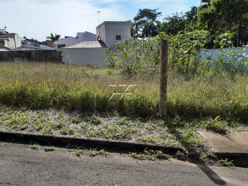 Terreno/Área à venda no Jardim Itapuã: Vista lateral