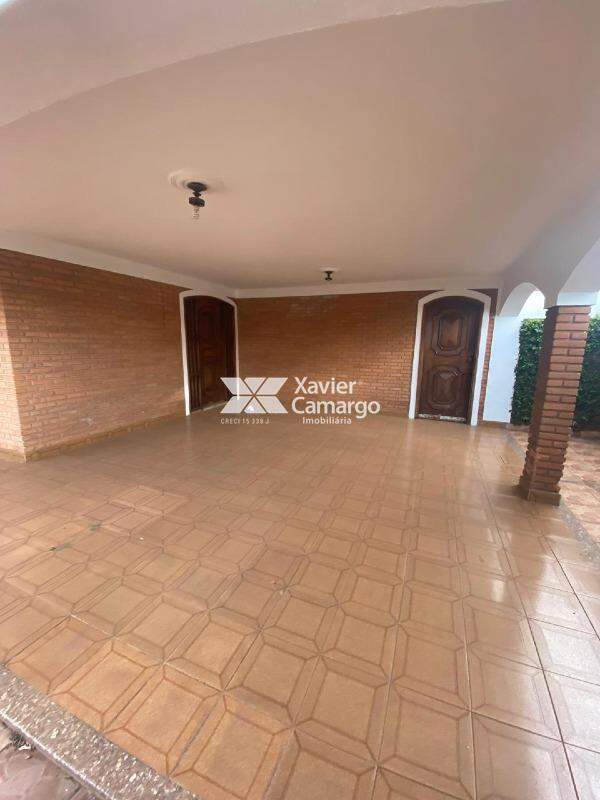 Casa à venda no Jardim América: Garagem