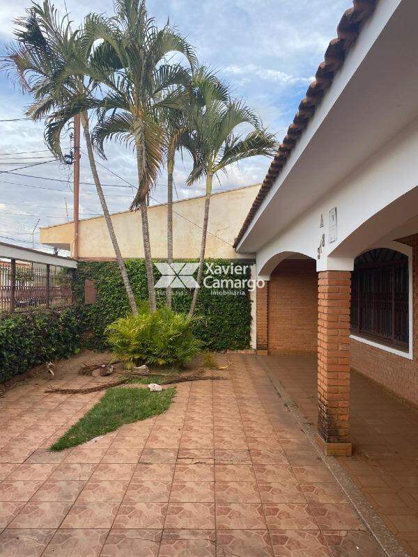 Casa à venda no Jardim América: Entrada Principal