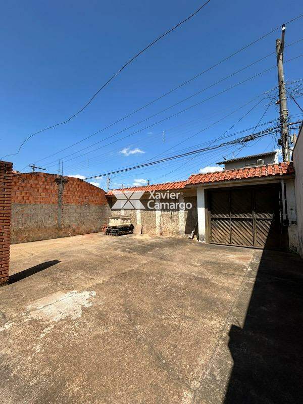 Casa à venda no Estádio: Garagem