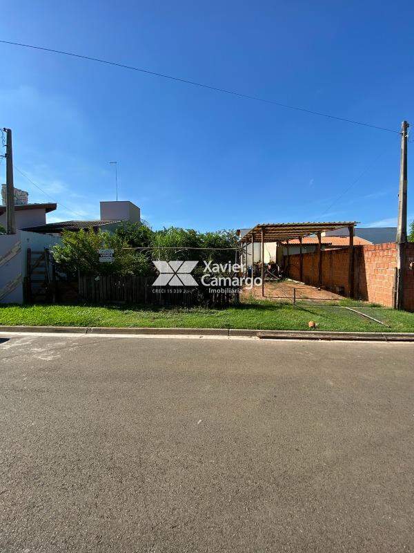 Terreno/Área à venda no Jardim do Ipês: Terreno