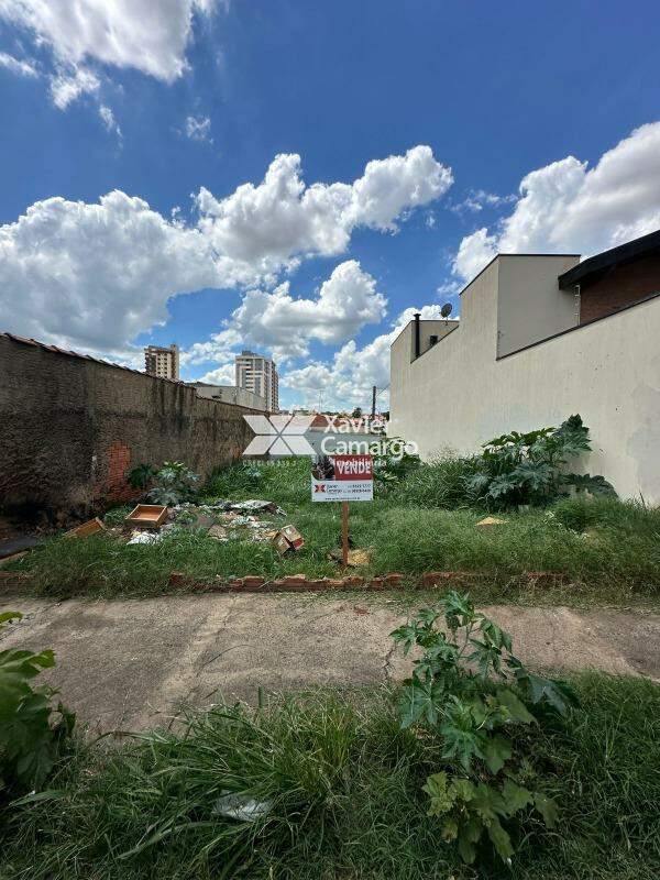 Terreno/Área à venda no Zona Central: Placa