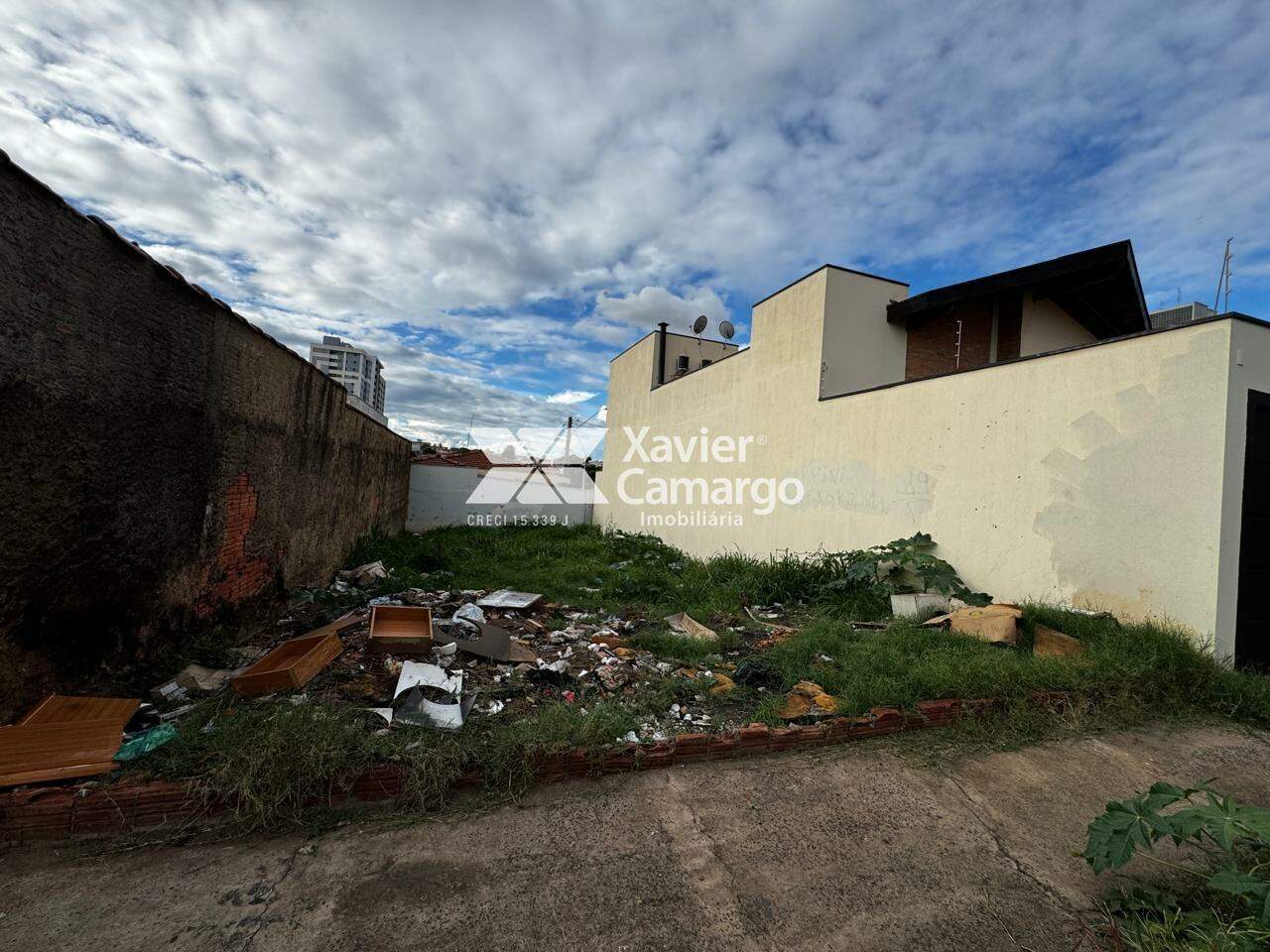 Terreno/Área à venda no Zona Central: Fachada