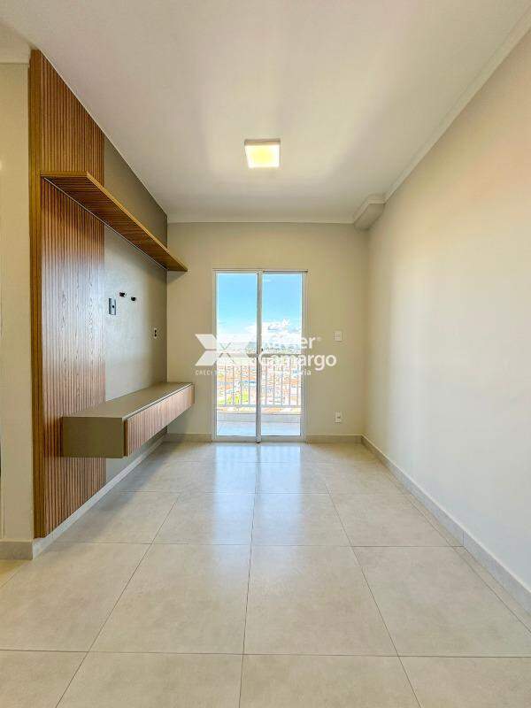 Apartamento à venda no Jardim Independência: Sala Dois Ambientes