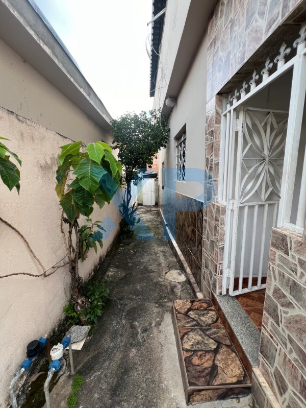 Casa à venda no AFONSO PENA: ENTRADA/ CORREDOR ACESSO FUNDOS