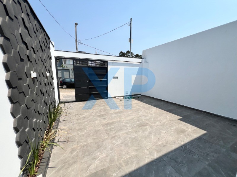 Casa à venda no INTERLAGOS: GARAGEM