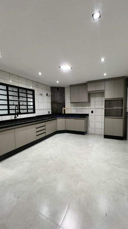 Casa à venda no Conjunto Habitacional Hilda Mandarino: 