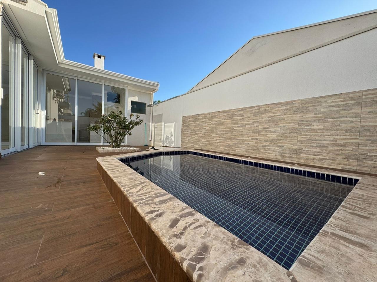 Casa para aluguel no Aeroporto: 