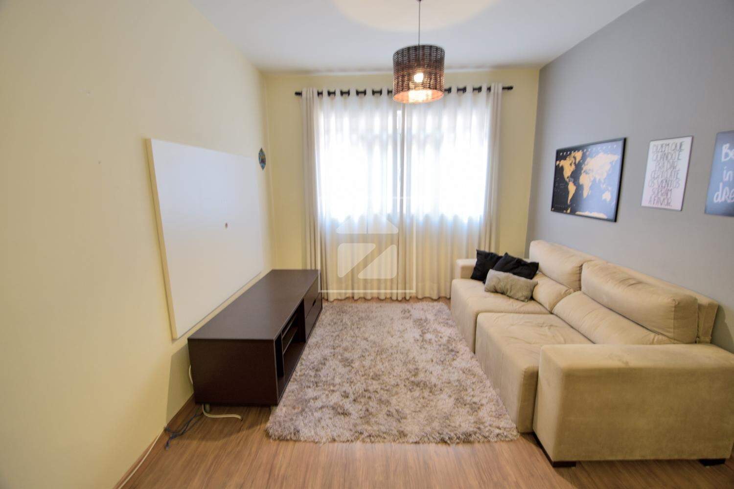 Apartamento em Jardim Proença, Campinas - SP | Zelo Imóveis: Sala de estar