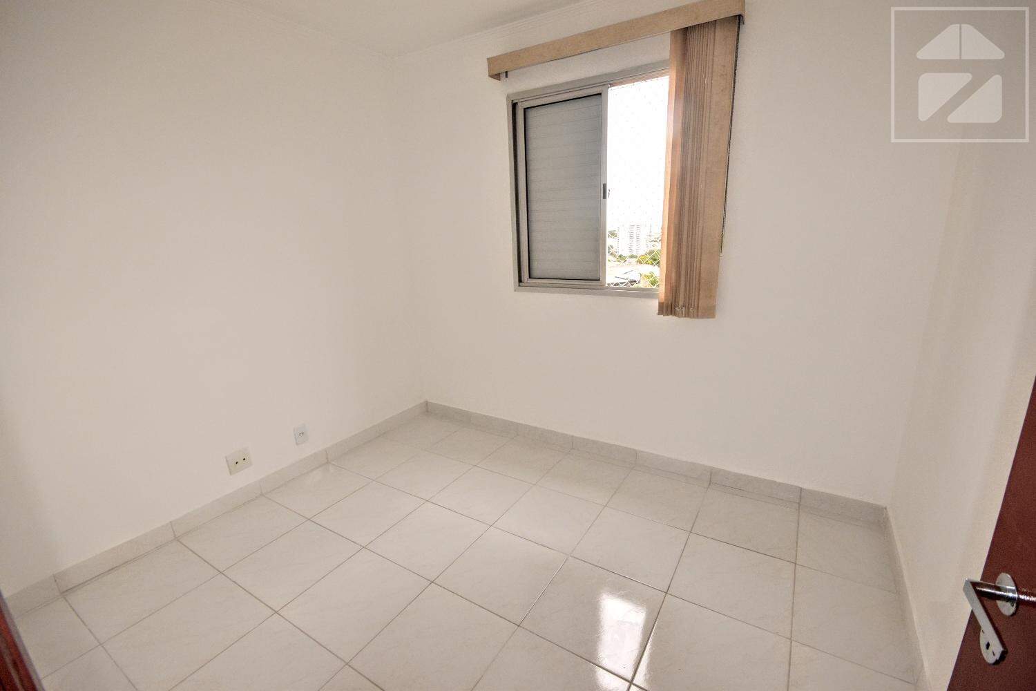 Apartamento em Jardim dos Oliveiras, Campinas - SP | Zelo Imóveis: Sala de estar