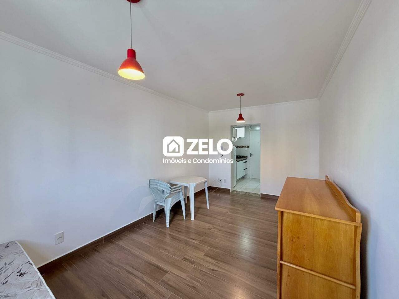 Apartamento em Centro, Campinas - SP | Zelo Imóveis: Sala e dormitório integrados