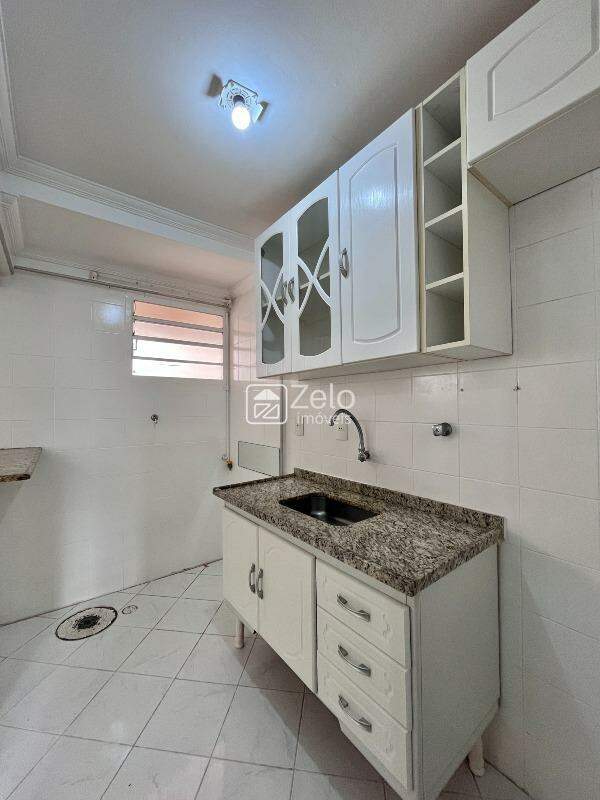 Apartamento em Vila Itapura, Campinas - SP | Zelo Imóveis: Cozinha