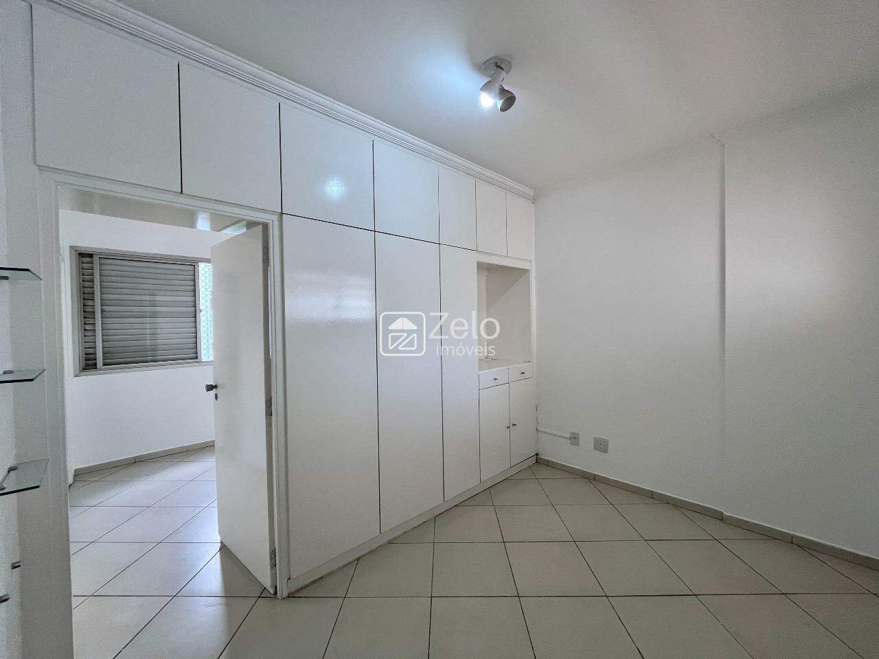 Apartamento em Vila Itapura, Campinas - SP | Zelo Imóveis: Dormitório com armários