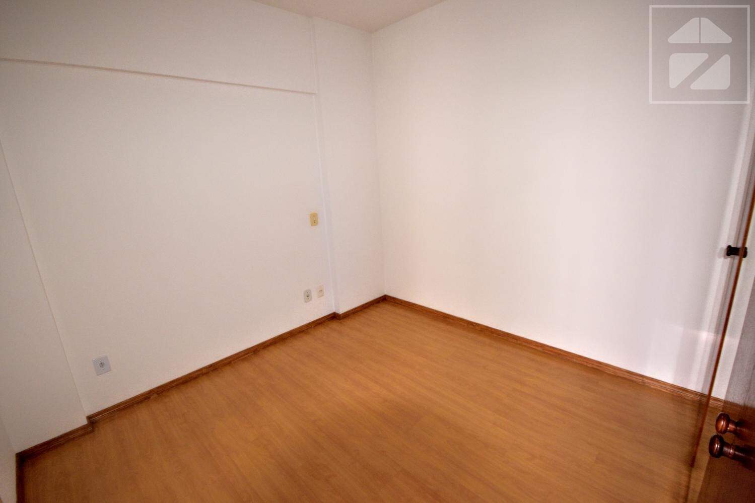 Apartamento em Botafogo, Campinas - SP | Zelo Imóveis: Sala de estar