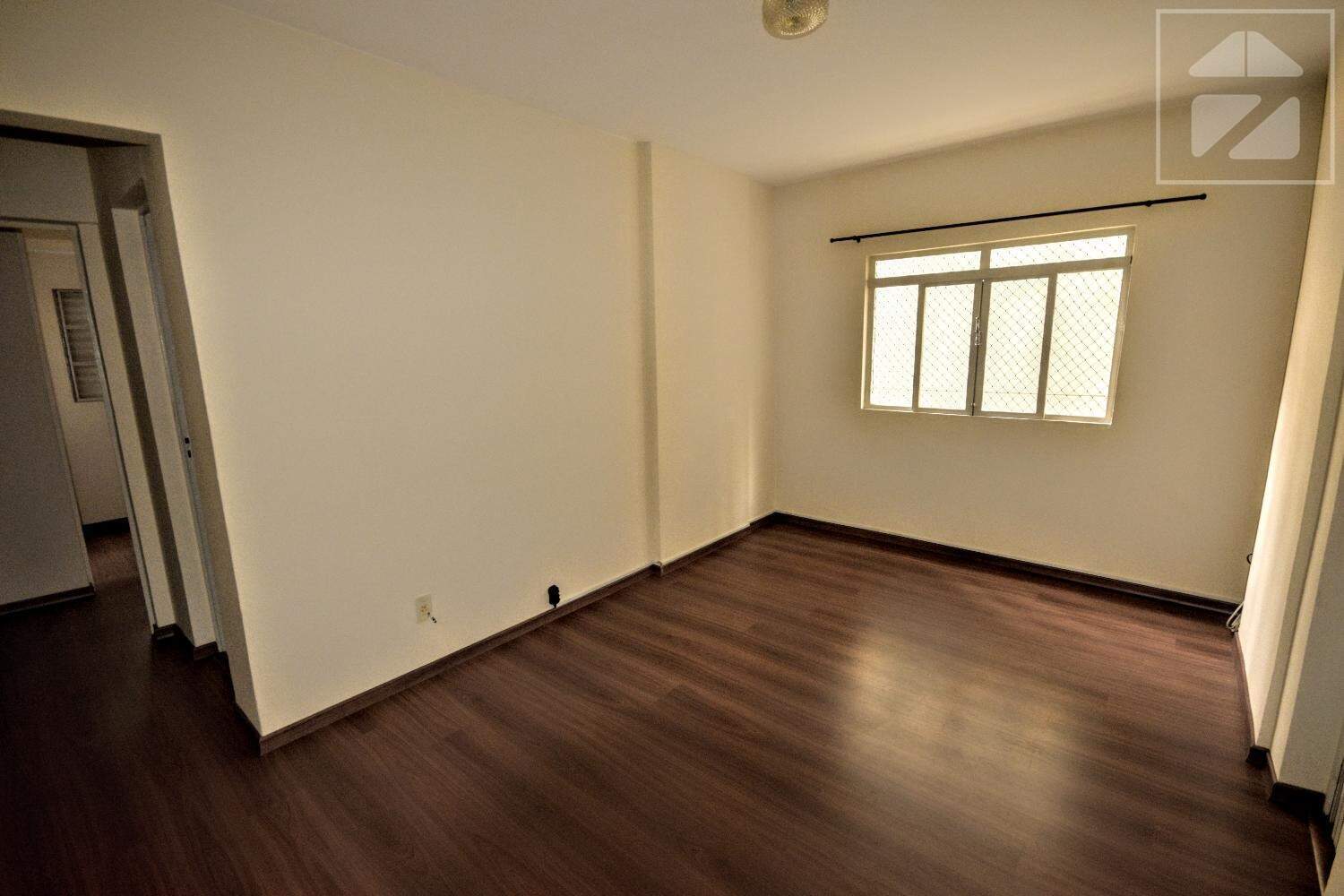 Apartamento em Centro, Campinas - SP | Zelo Imóveis: Sala de estar