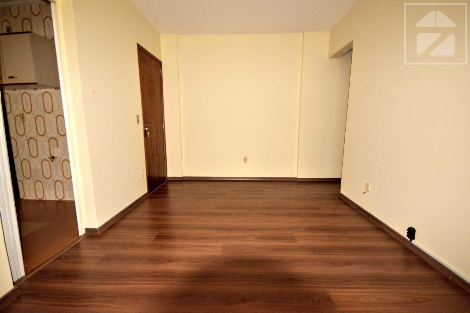 Apartamento em Centro, Campinas - SP | Zelo Imóveis: Sala de estar