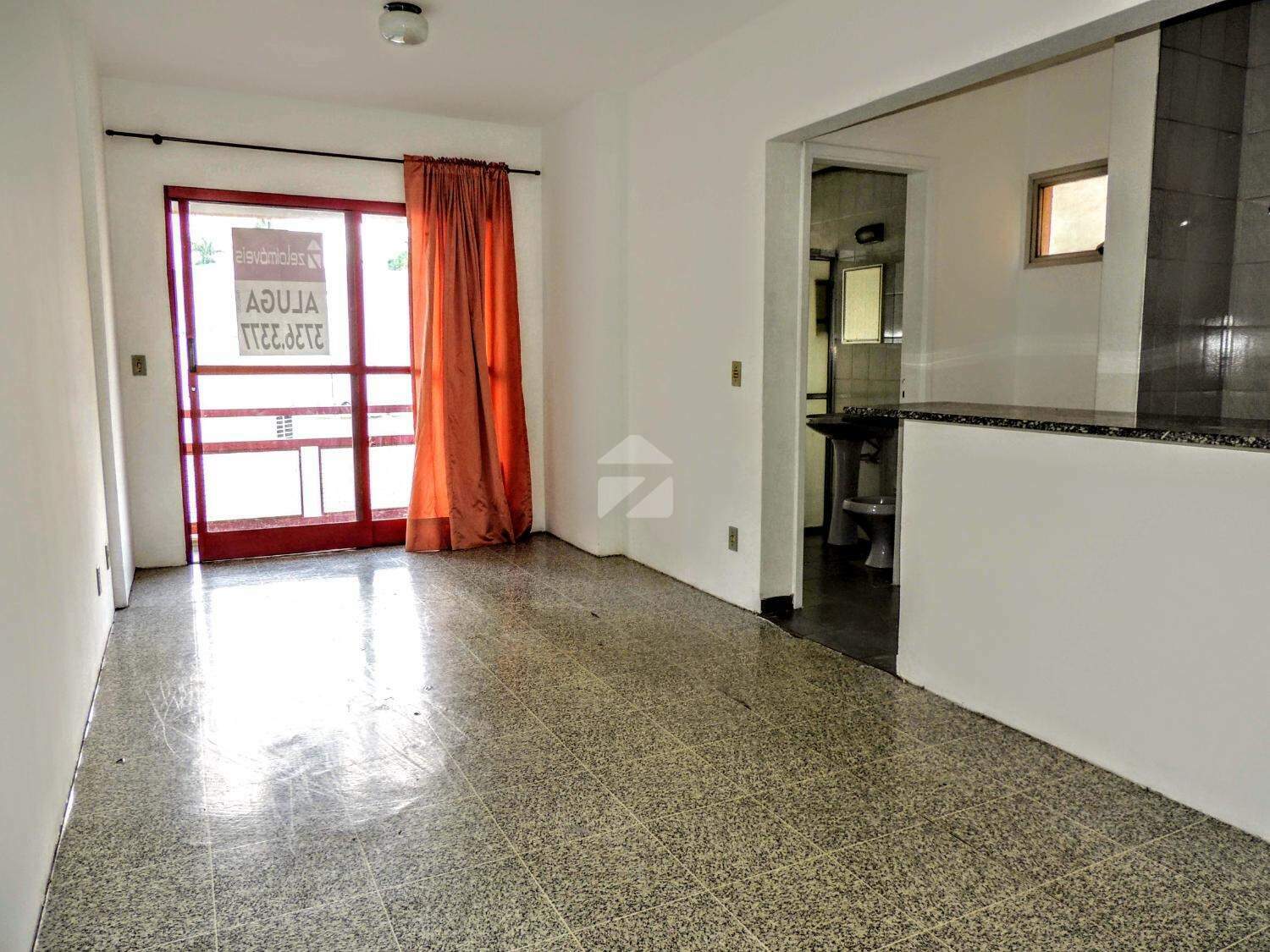 Apartamento em Centro, Campinas - SP | Zelo Imóveis: Sala e cozinha integradas