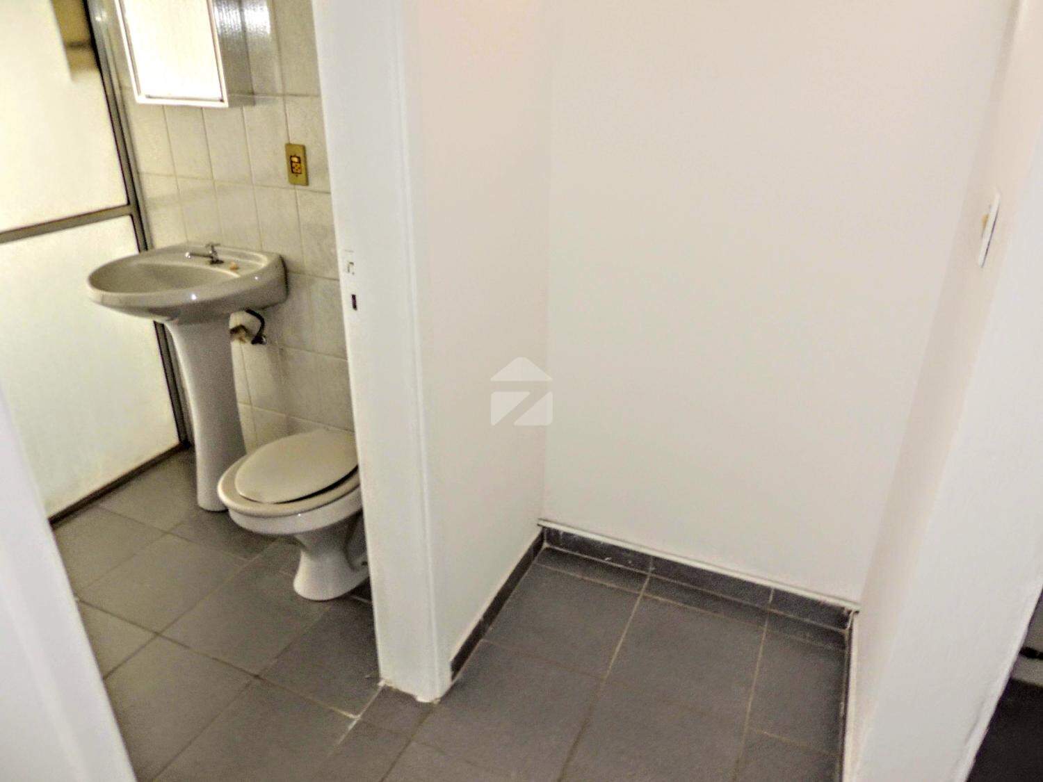 Apartamento em Centro, Campinas - SP | Zelo Imóveis: Banheiro