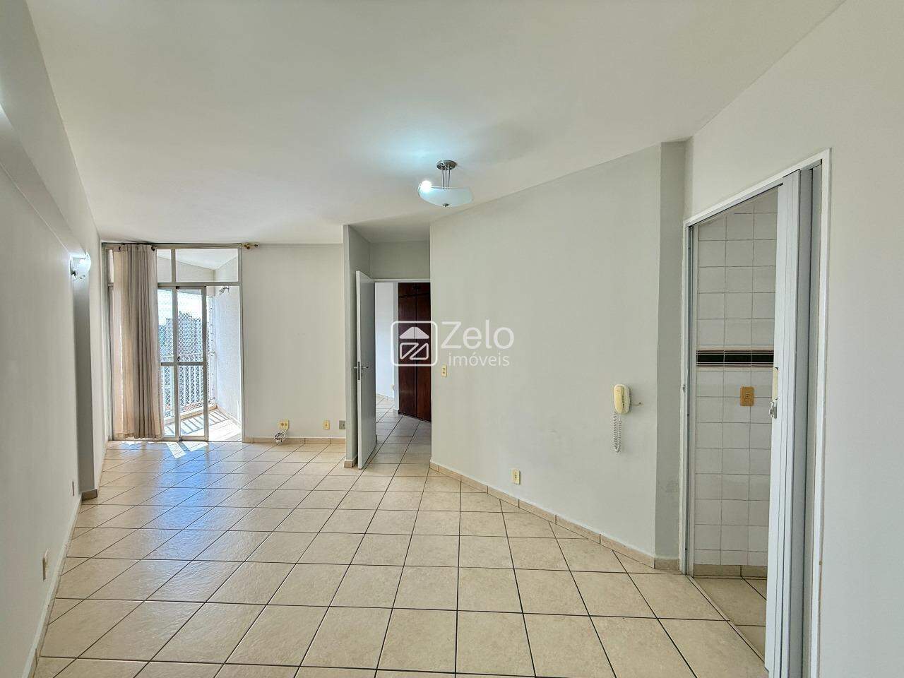Apartamento em Centro, Campinas - SP | Zelo Imóveis: Sala de estar