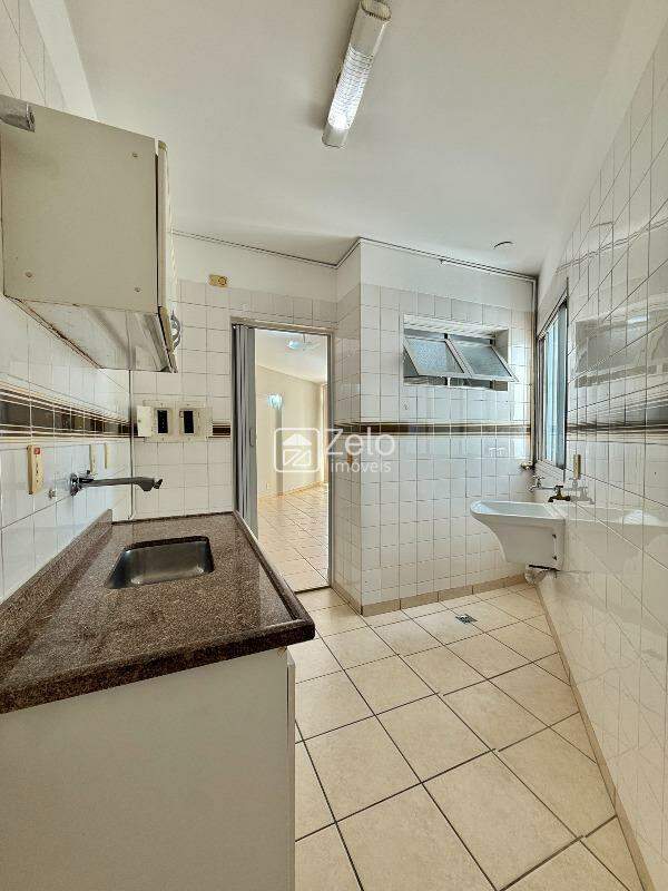 Apartamento em Centro, Campinas - SP | Zelo Imóveis: Cozinha