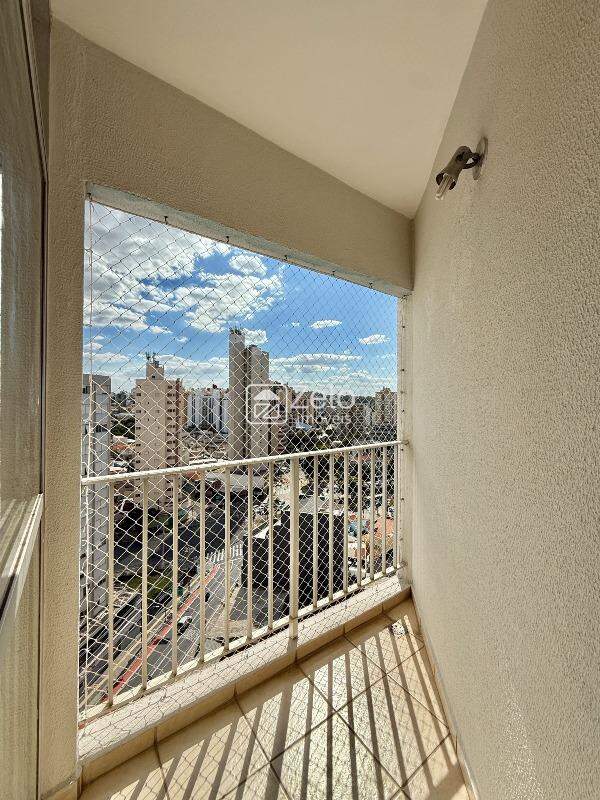 Apartamento em Centro, Campinas - SP | Zelo Imóveis: Varanda com vista
