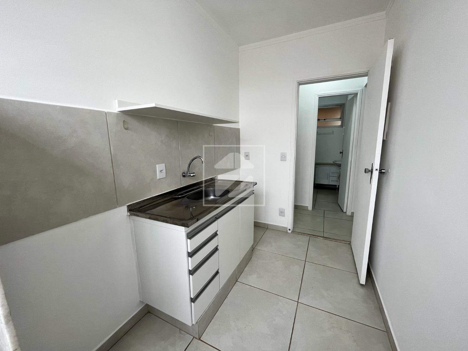 Apartamento em Vila Itapura, Campinas - SP | Zelo Imóveis: Cozinha
