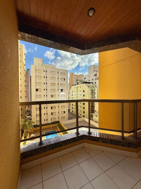 Apartamento em Centro, Campinas - SP | Zelo Imóveis: Varanda com vista