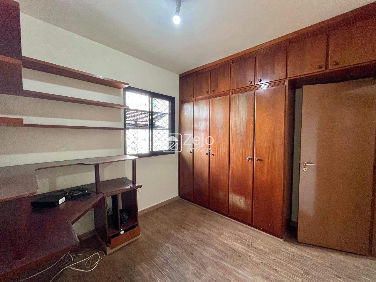 Apartamento em Cambuí, Campinas - SP | Zelo Imóveis: Dormitório com armários