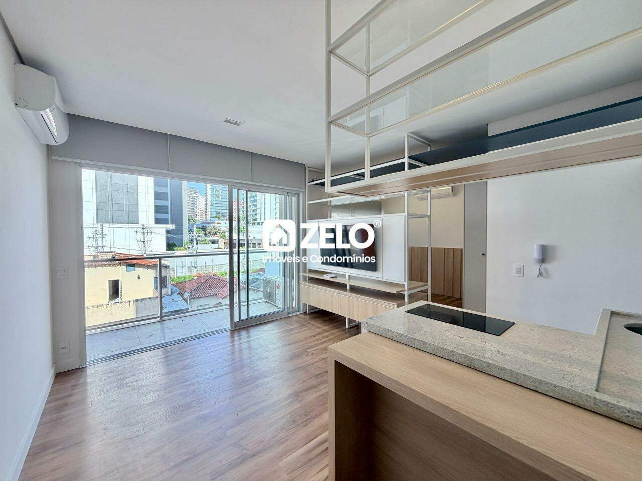 Apartamento em Cambuí, Campinas - SP | Zelo Imóveis: Sala de estar