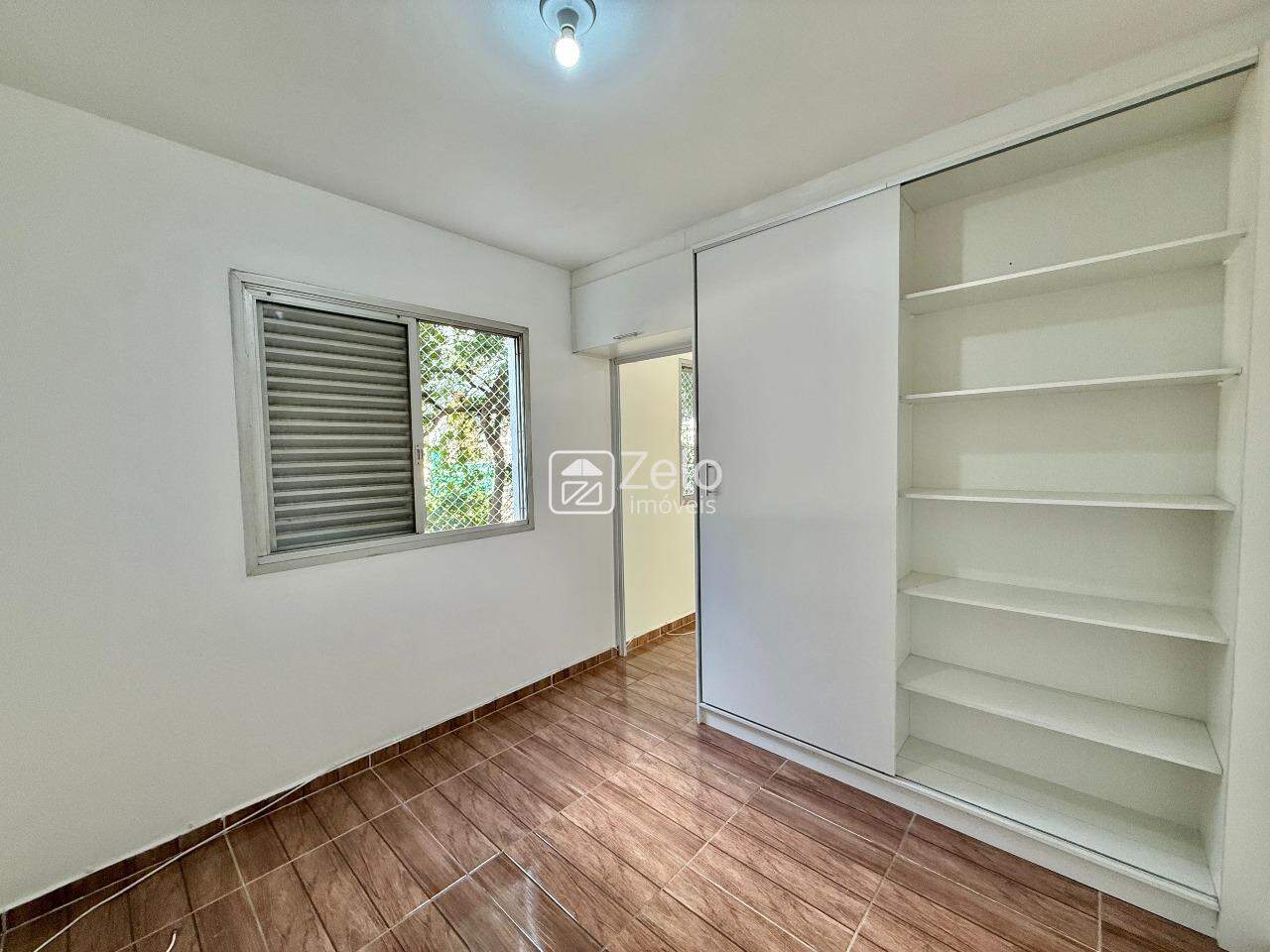 Apartamento em Taquaral, Campinas - SP | Zelo Imóveis: Dormitório com armários