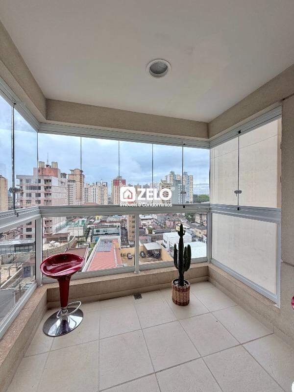Apartamento em Centro, Campinas - SP | Zelo Imóveis: Varanda com vista