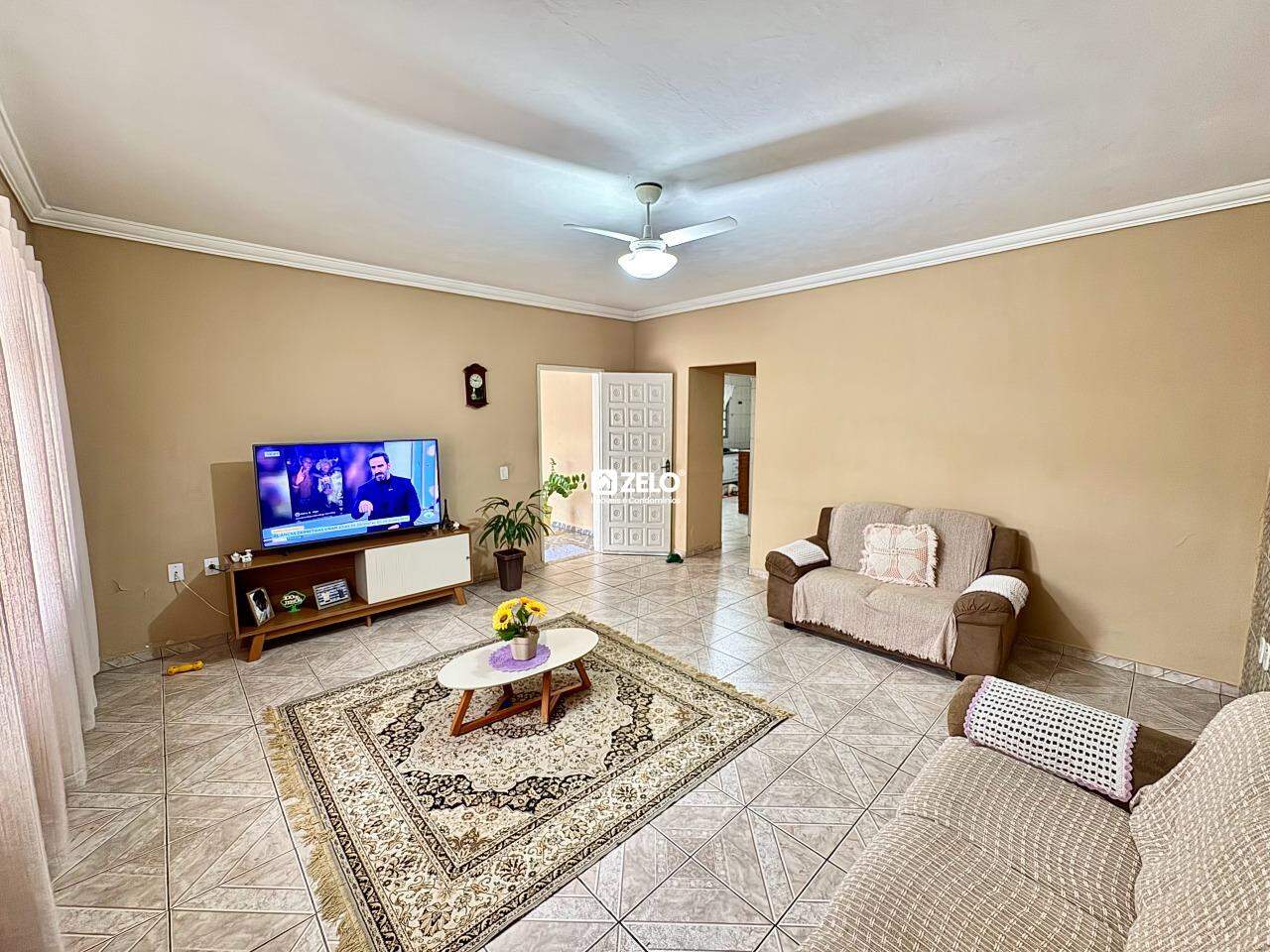 Casa em Jardim Capivari, Campinas - SP | Zelo Imóveis: Sala de estar