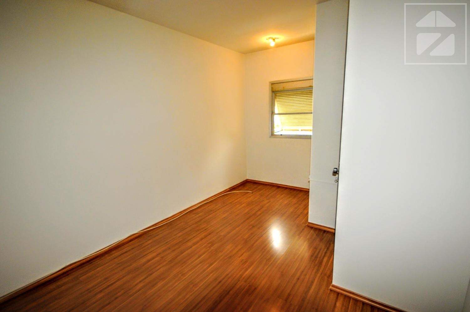 Apartamento em Centro, Campinas - SP | Zelo Imóveis: Sala de estar