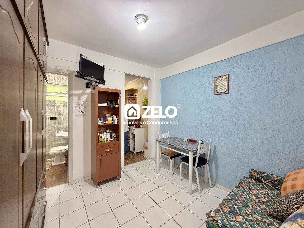 Apartamento em Bosque, Campinas - SP | Zelo Imóveis: Sala de estar e cozinha integradas