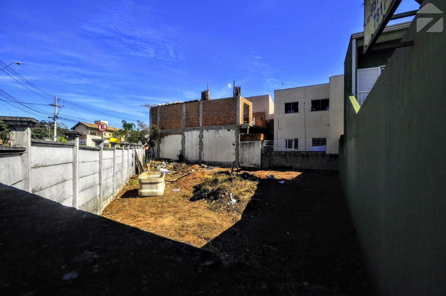 Terreno em Jardim San Diego, Campinas - SP | Zelo Imóveis: Terreno murado