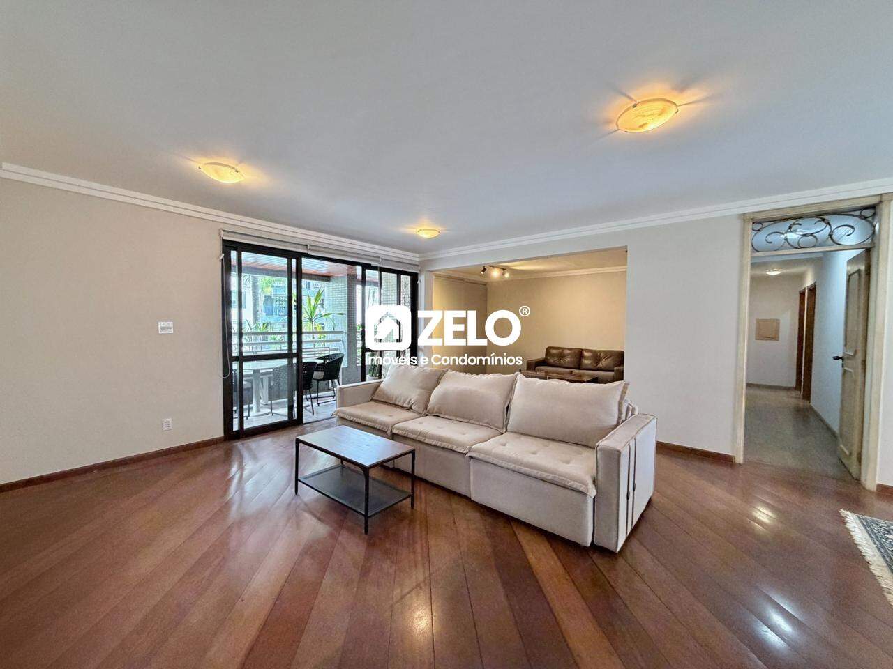 Apartamento em Cambuí, Campinas - SP | Zelo Imóveis: Sala de estar