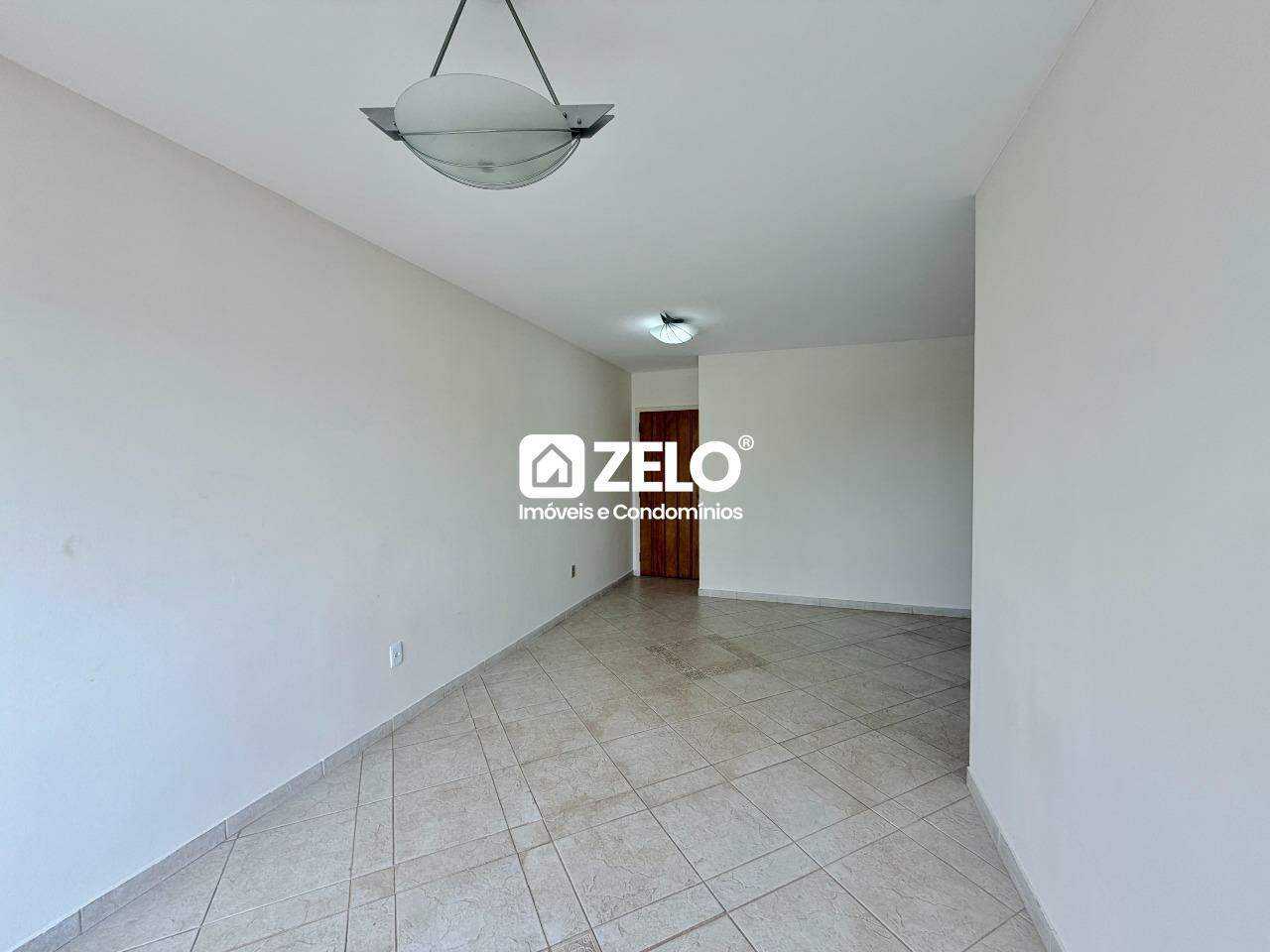 Apartamento em Parque Rural Fazenda Santa Cândida, Campinas - SP | Zelo Imóveis: Sala de estar