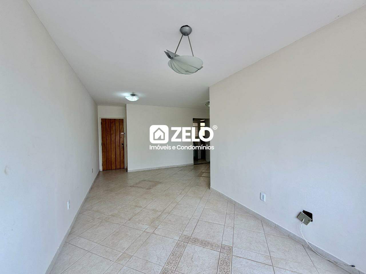 Apartamento em Parque Rural Fazenda Santa Cândida, Campinas - SP | Zelo Imóveis: Sala de estar