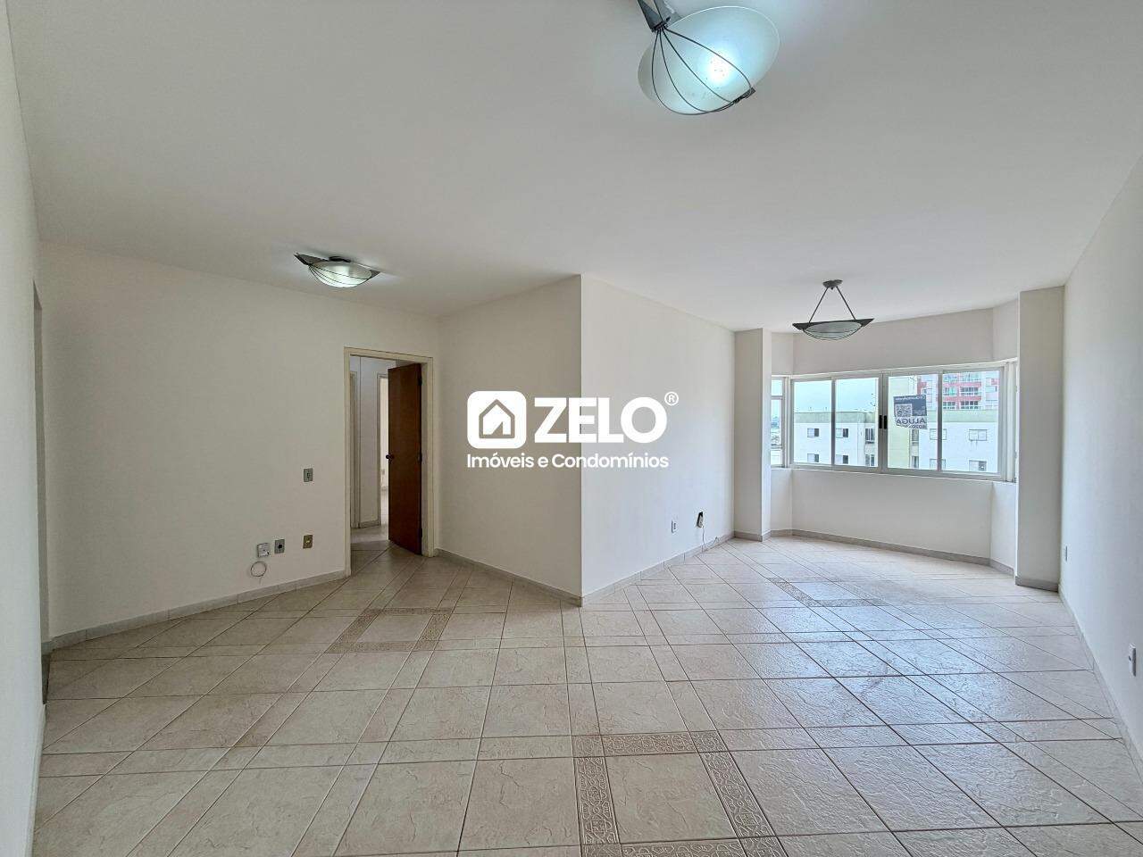 Apartamento em Parque Rural Fazenda Santa Cândida, Campinas - SP | Zelo Imóveis: Sala de estar