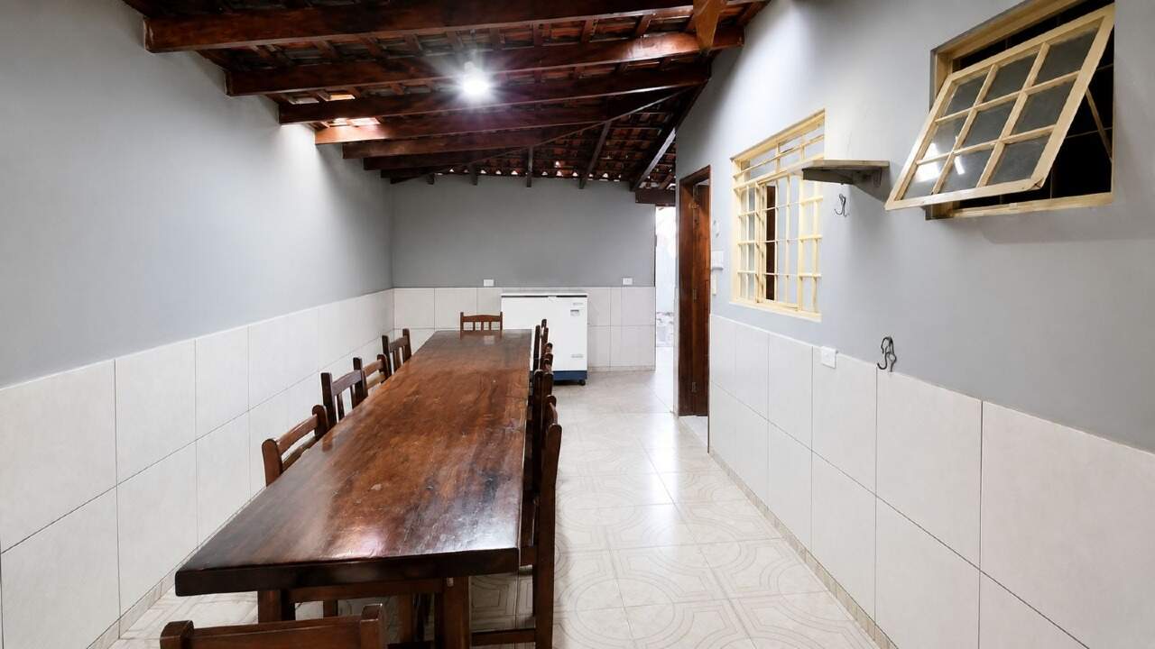 Casa |  | 4 quartos | à venda | Monte Belo | Londrina: 