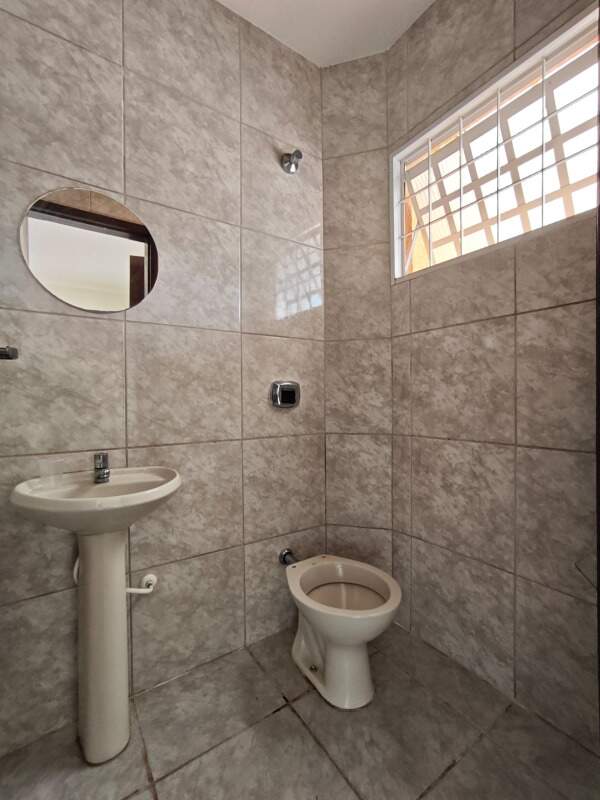 Casa |  | 4 quartos | à venda | Parque Residencial Joaquim Toledo Piza | Londrina: lavabo