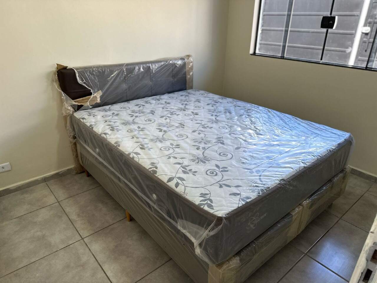 Casa |  | 3 quartos | para aluguel | Conjunto Semiramis Barros Braga | Londrina: 
