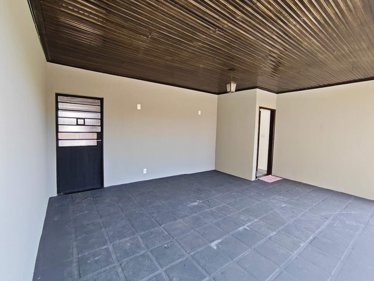 Casa comercial |  | 5 quartos | à venda | Bancários | Londrina: 