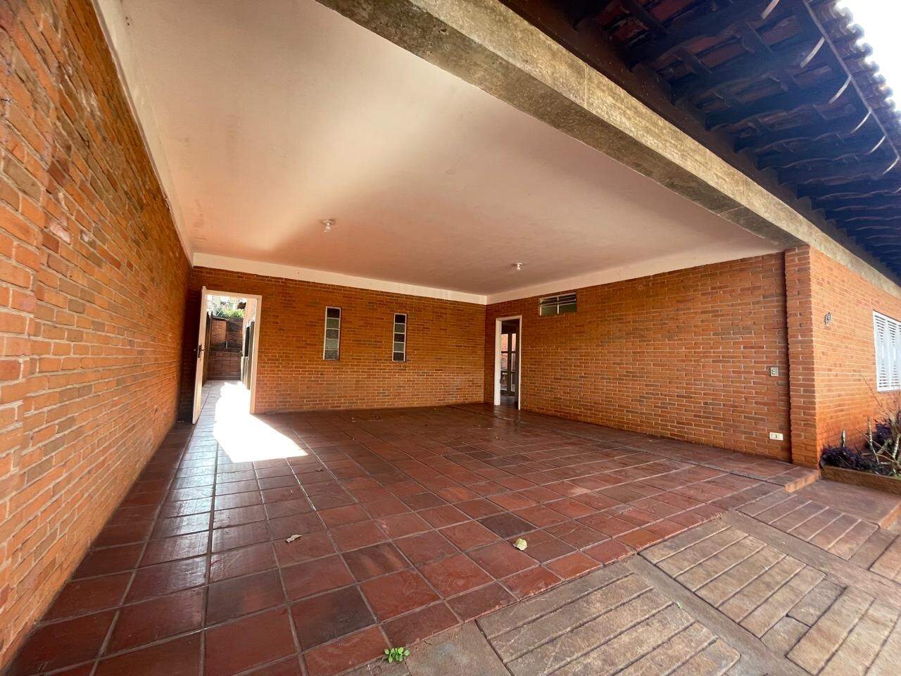 Casa |  | 3 quartos | à venda | Lago Parque | Londrina: 