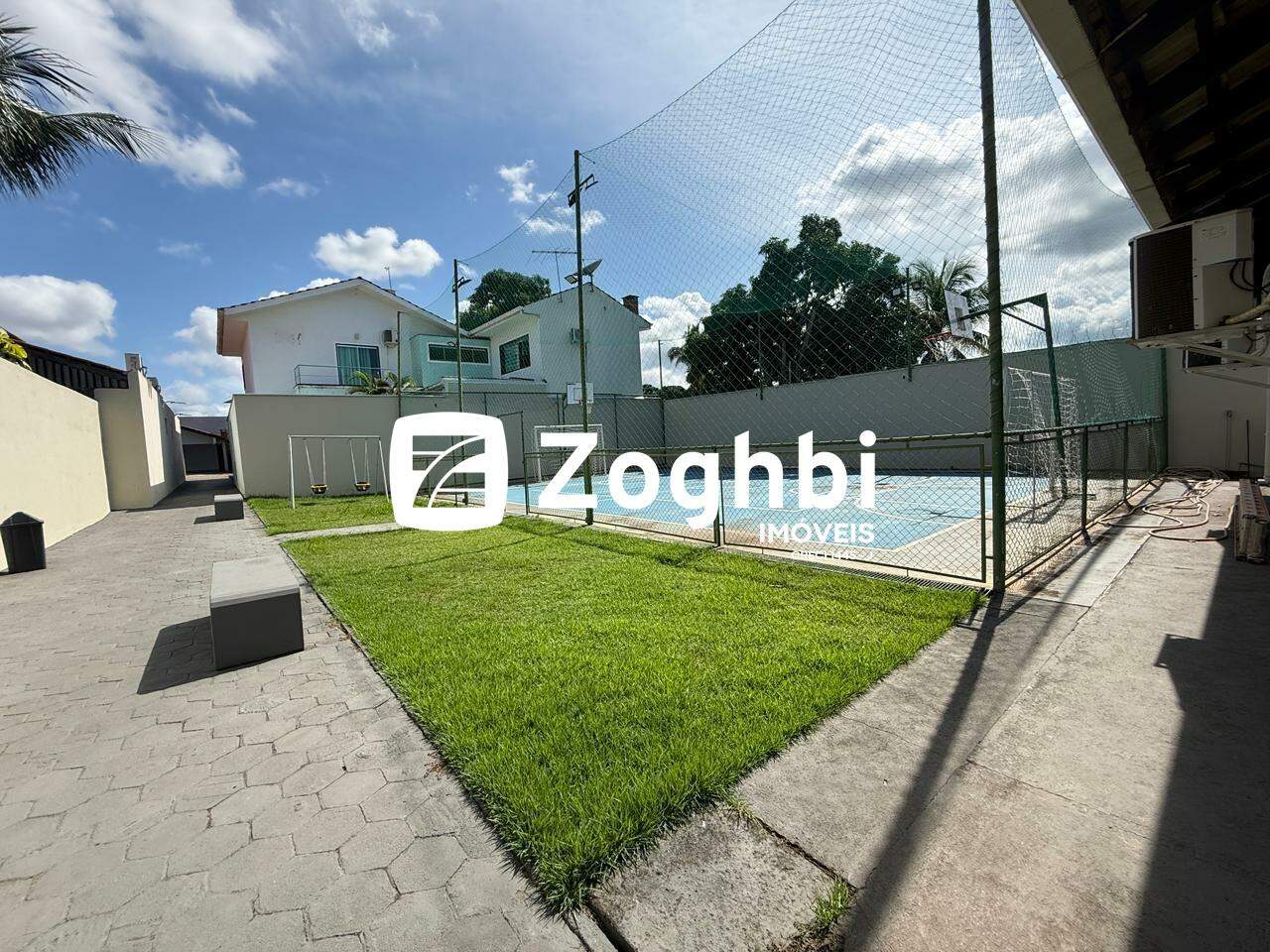 Sobrado à venda no Industrial: 