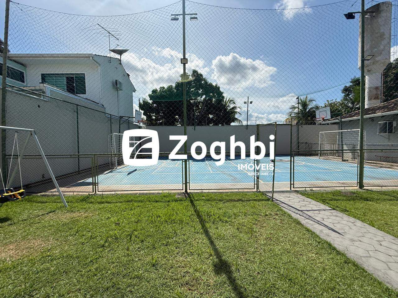 Sobrado à venda no Industrial: 