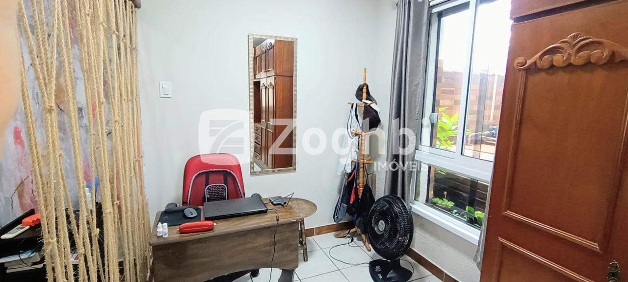 Casa à venda no Aponiã: 