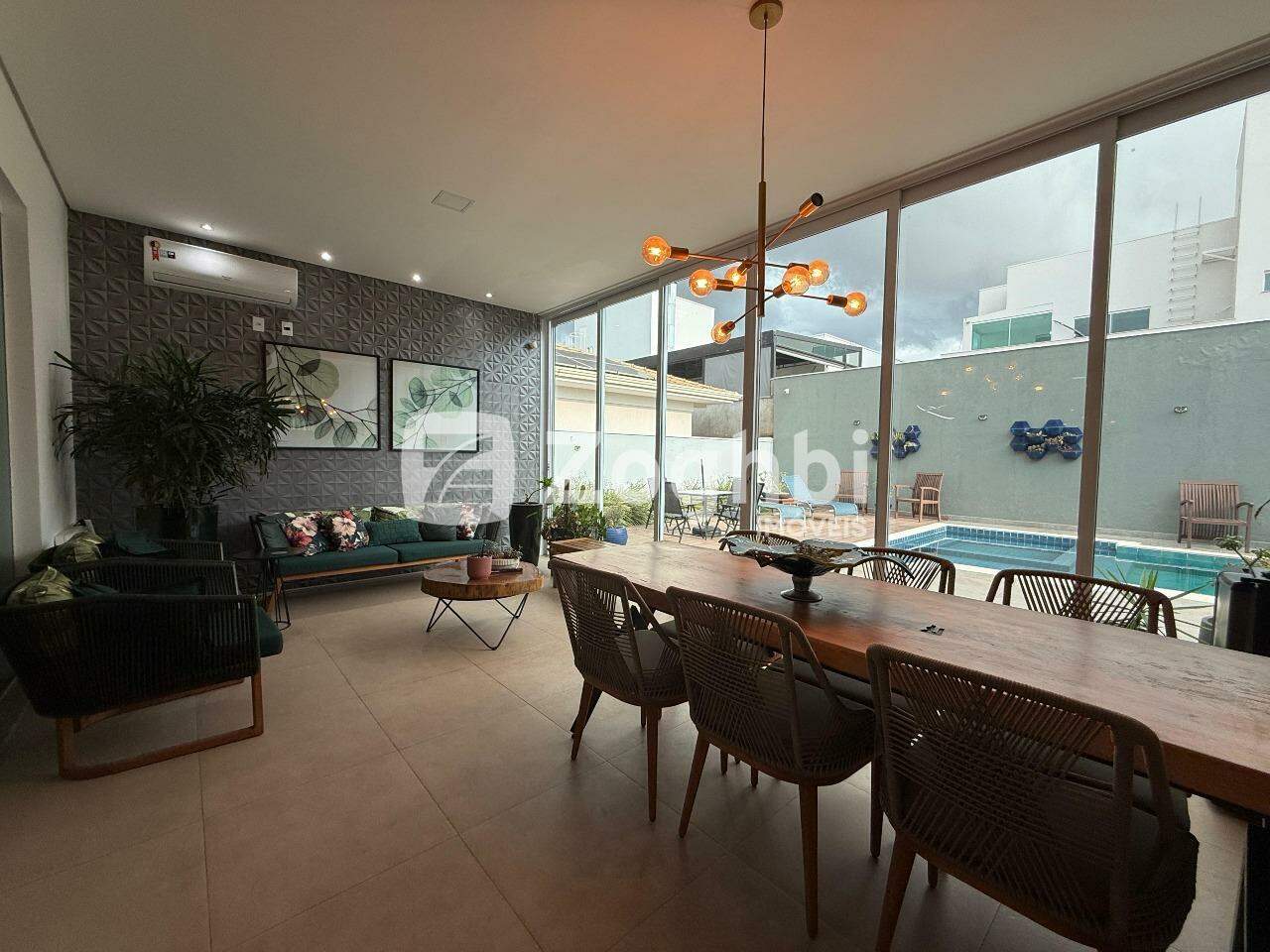 Casa à venda no Costa e Silva: 