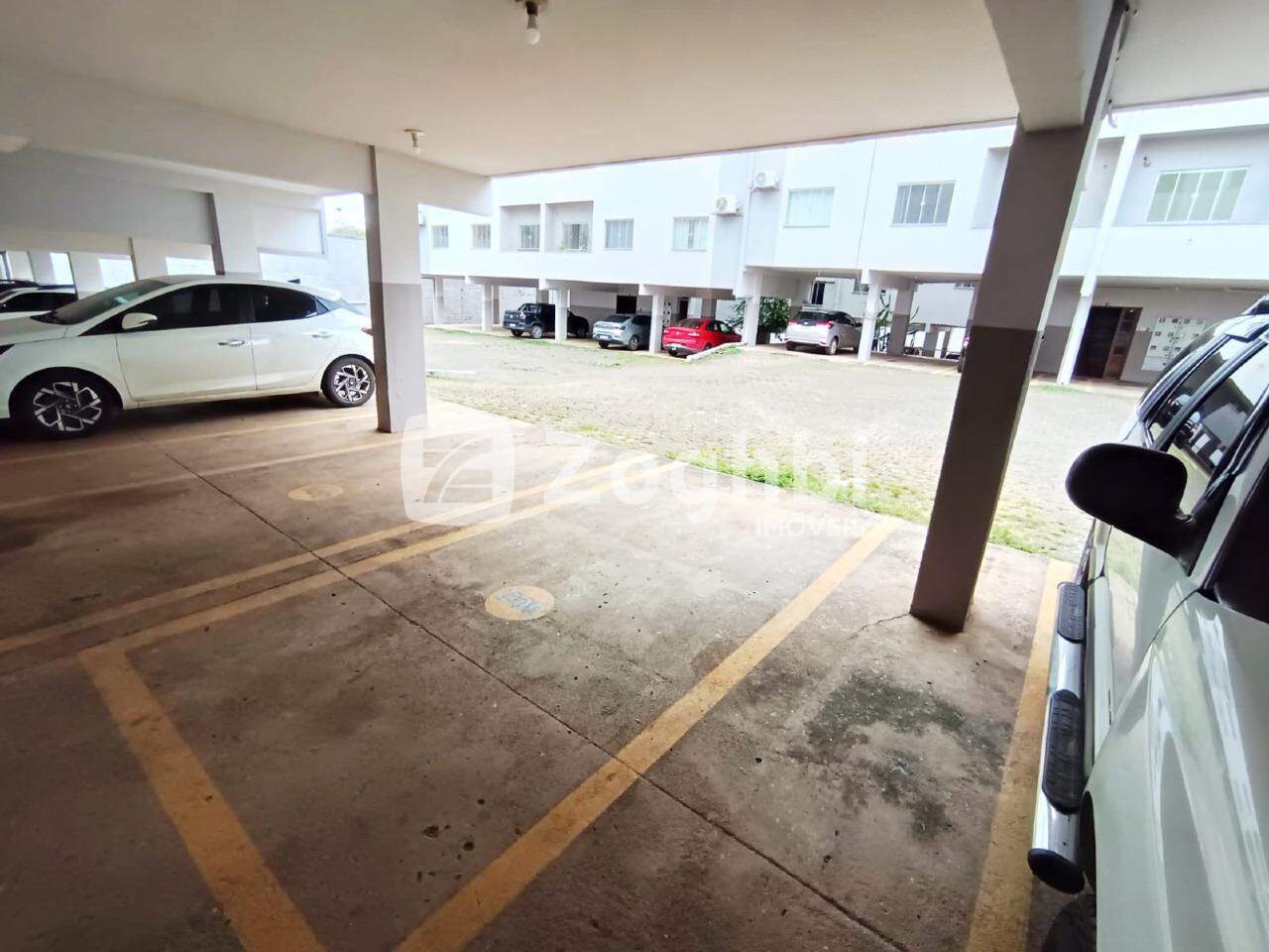 Apartamento à venda no Pedrinhas: 