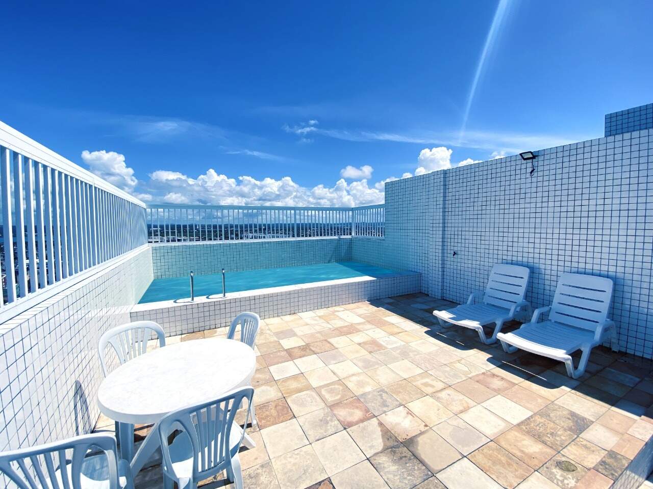 Apartamento à venda no Candeias: 